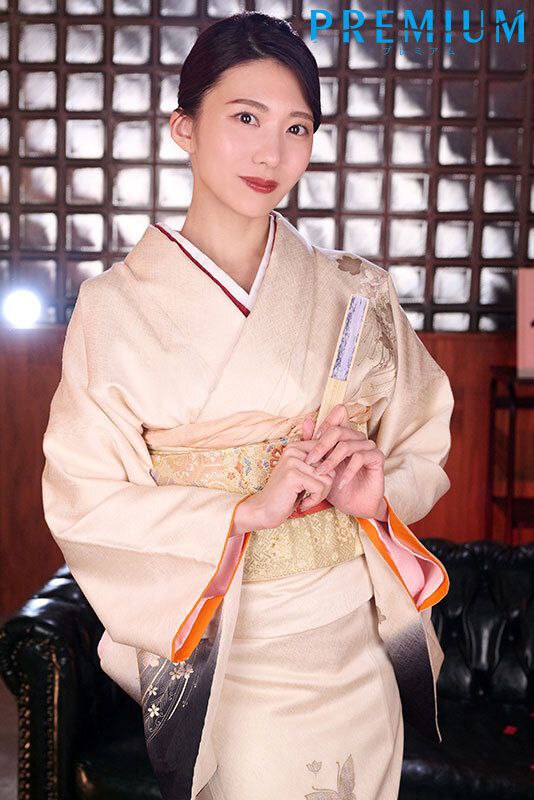 大内密探_不知道如何约的少女，漂亮妹子，一脸呆萌肉感美腿，抓着大屌深喉